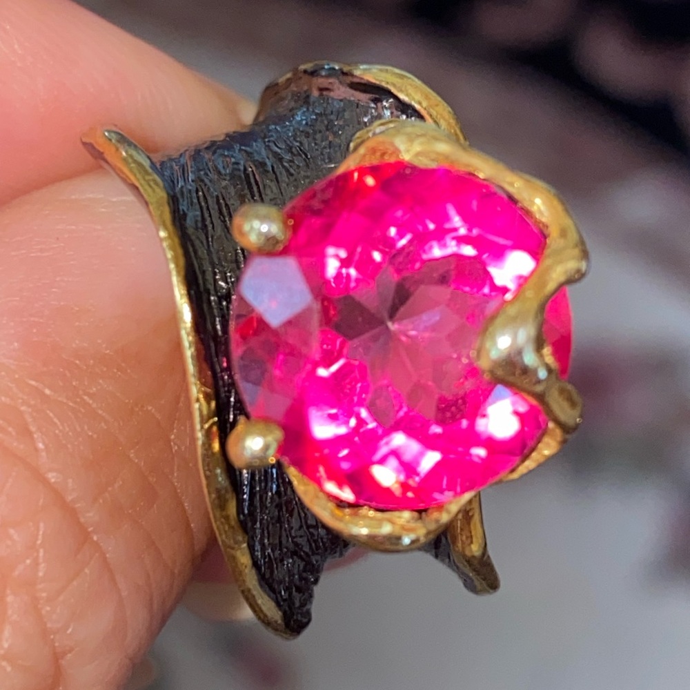 Breathtaking Pink Topaz Ring - Picture 3 of 13